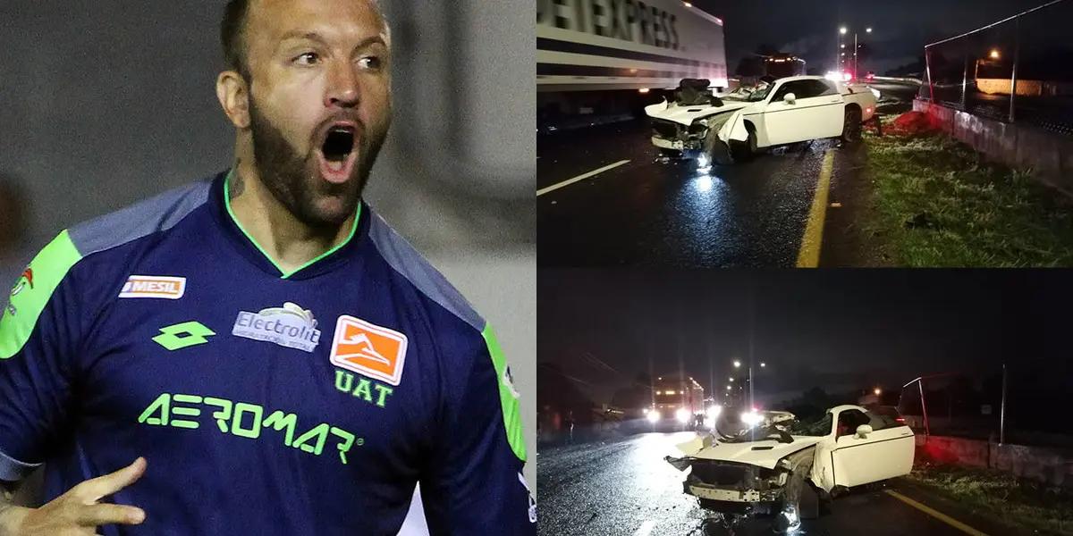 A serious accident was reported by a luxurious sports car that was driving at excess speed on a highway near the town of Tlajomulco, Jalisco.