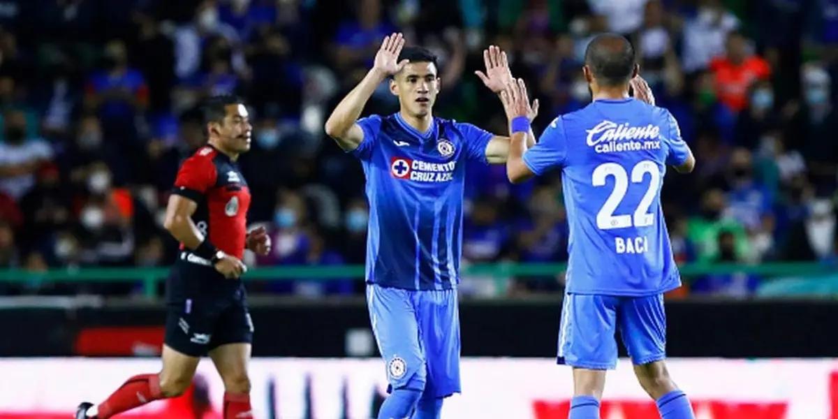 A solo goal by Uriel Antuna has La Máquina fighting for the lead in Liga MX.