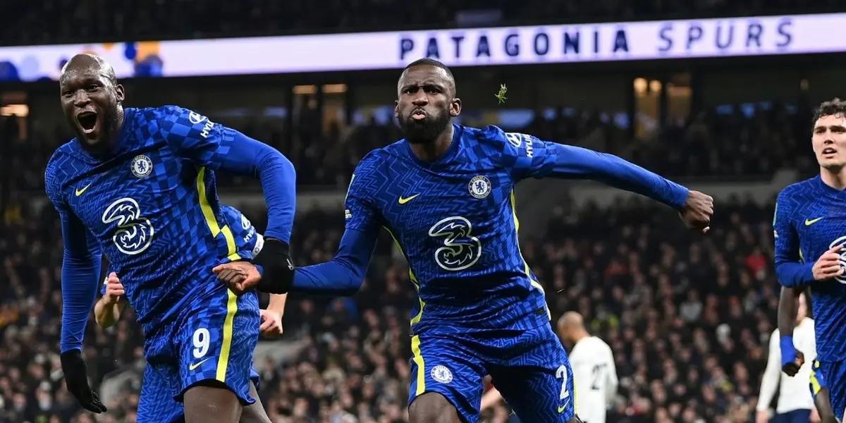 A solo goal from Antonio Rüdiger was enough for Chelsea to beat Tottenham (0-1) in the second leg of the EFL Cup semi-finals.