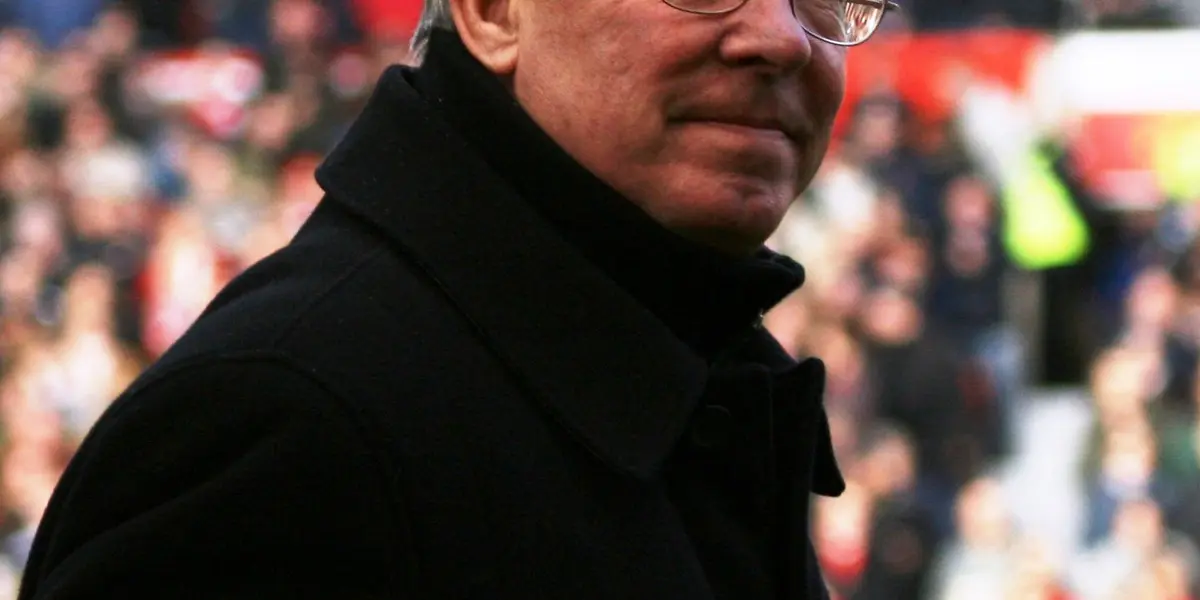 About the All-time Dream Team released by France Football some days ago, Sir Alex Ferguson, a Manchester United legend and one of the best managers ever, showed his disagreement when he saw someone important was missing.
