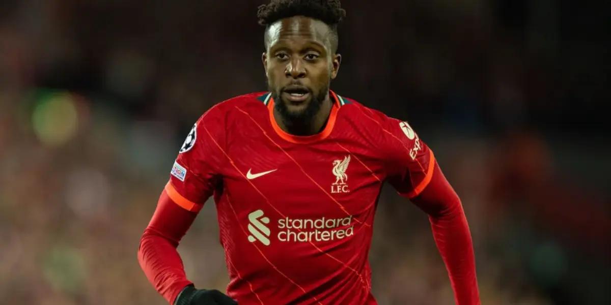 According to Fabrizio Romando, the Belgian striker already has practically one foot out of the Reds.