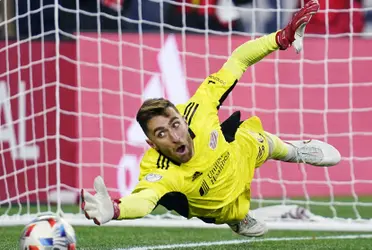 According to journalist Taylor Twellman, the New England Revolution goalkeeper already has one foot at Arsenal. 