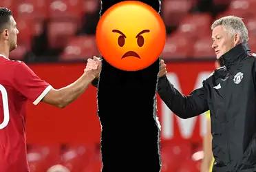 According to reports from English tabloids, Manchester United players held a meeting on whether the current manager is fit to take the club forward.