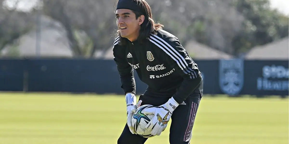 Acevedo is on his first official call-up with El Tri.