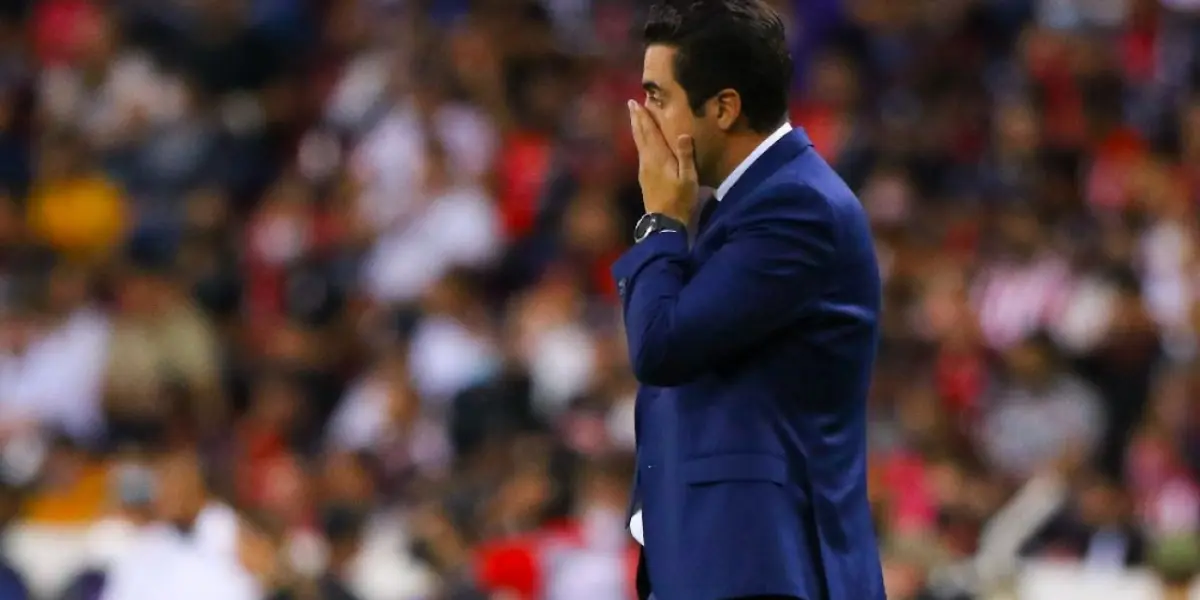 After 3 wins, 5 draws and 5 defeats in the Clausura 2022 Tournament, Chivas fired their coach.