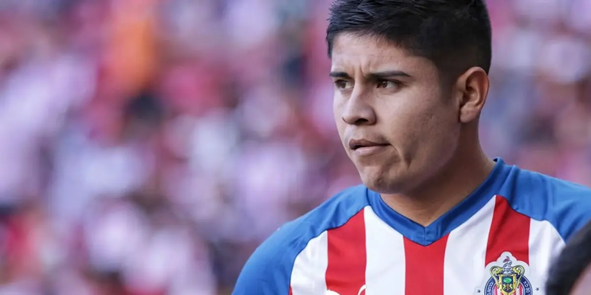 After Chivas decide to axe him, there is a club interested on signing the offensive midfielder.
 