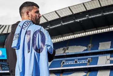 After a decade in England, Kun Agüero didn't want to leave for Barcelona without showing their appreciation to the club's staff