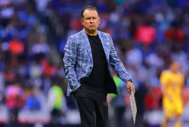 After his departure from Cruz Azul, many teams were looking for Juan Reynoso and the Peruvian coach has already decided on one of them in Liga MX.