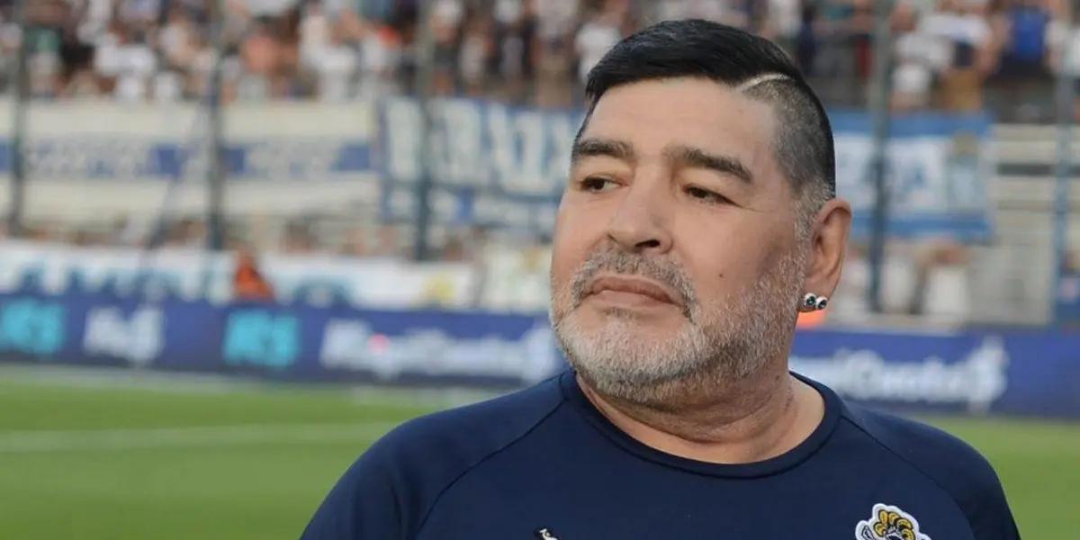 After Maradona's death, the site Futbolasta auctions the shirt that Maradona wore in the 1982 World Cup.