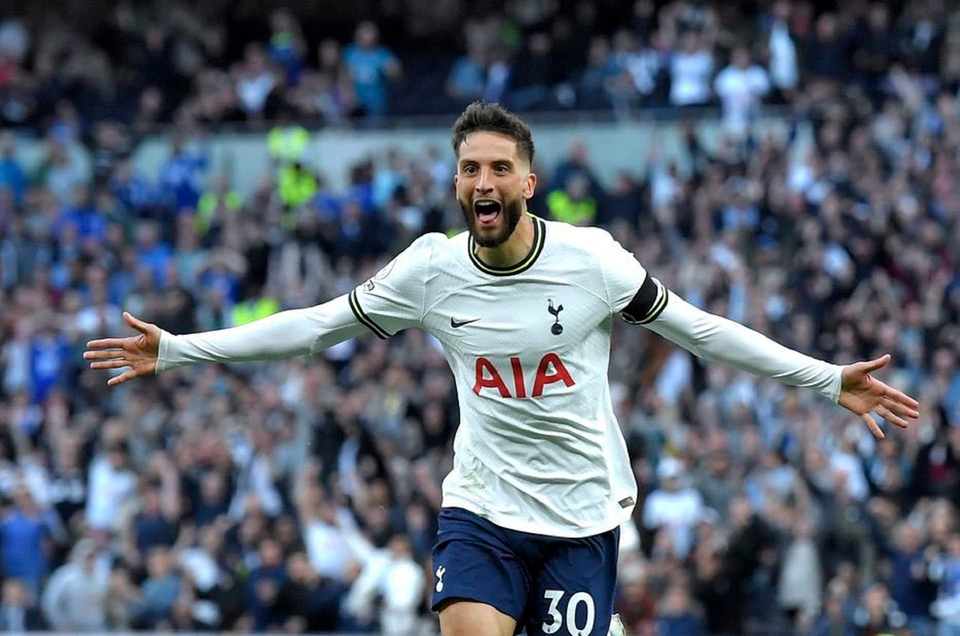 After starting from behind, Spurs equalized with a header from the Uruguayan