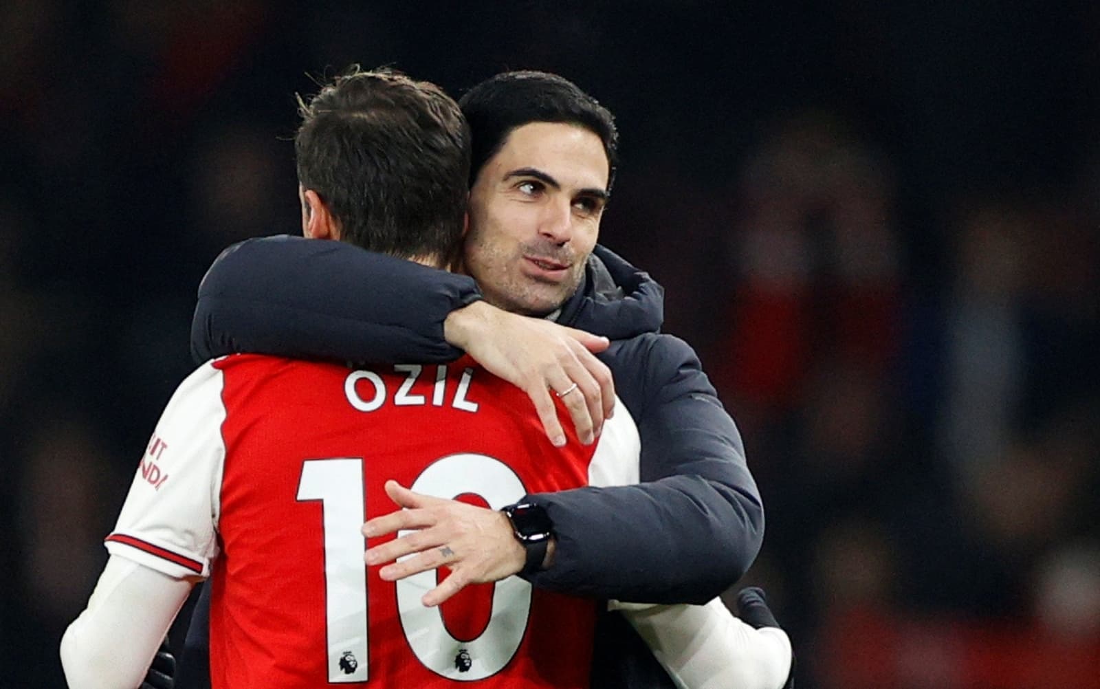 After the German player was axed from the squad, his agent talked and blamed heach coach Arteta.