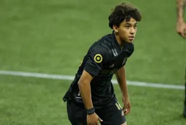 Aged 15 years and 362 days, Erik Dueñas became the youngest player to make an appearance in LAFC. He is the 3rd youngest player to make his debut in the Major League Soccer.