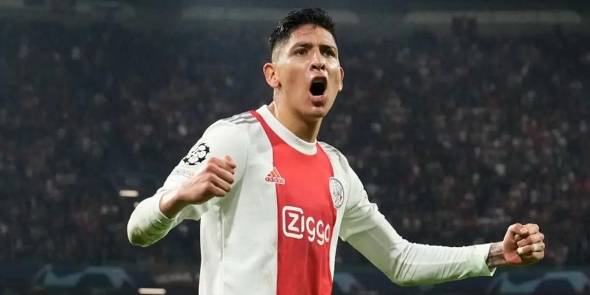 Ajax beat PSV to take the top spot in the Eredivisie.