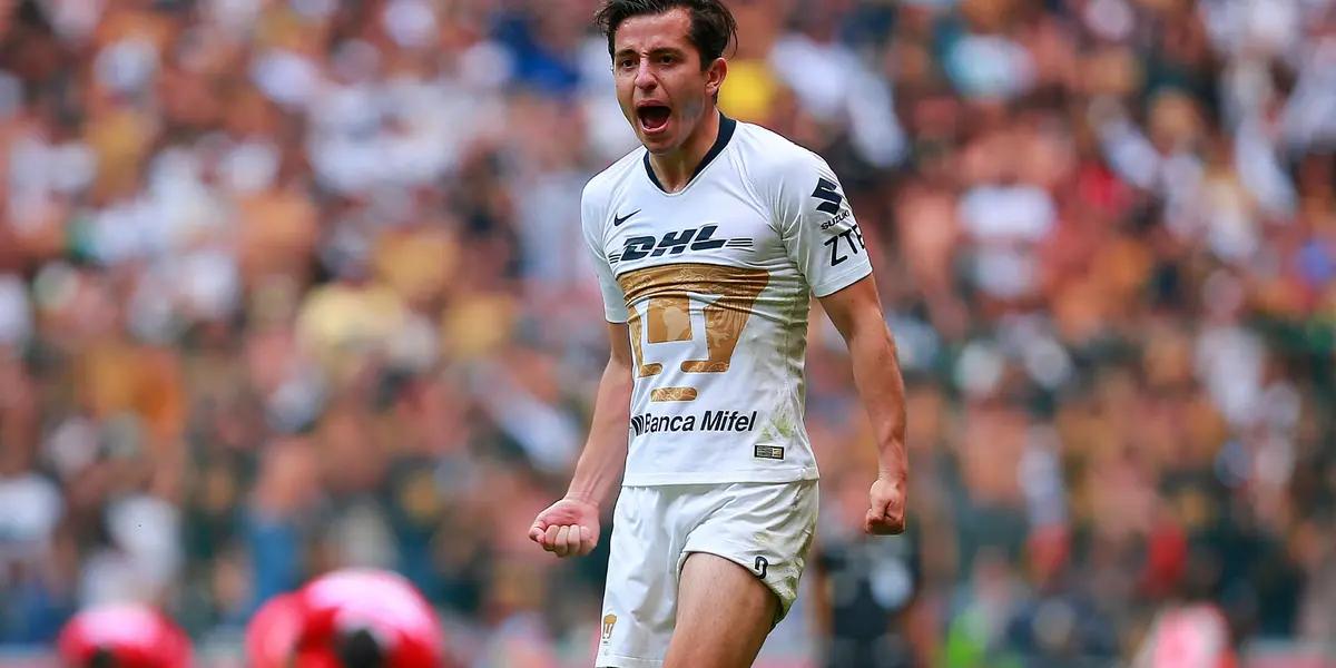 Alan Mozo is one of Mexico's soccer figures, but his sports career is altered by extra-soccer attitudes, which can frustrate his path to a bigger team.