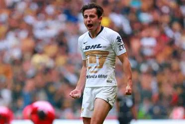 Alan Mozo is one of Mexico's soccer figures, but his sports career is altered by extra-soccer attitudes, which can frustrate his path to a bigger team.