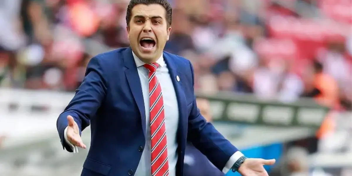Amaury Vergara couldn't take it anymore and fired the coach of Club Deportivo Guadalajara.