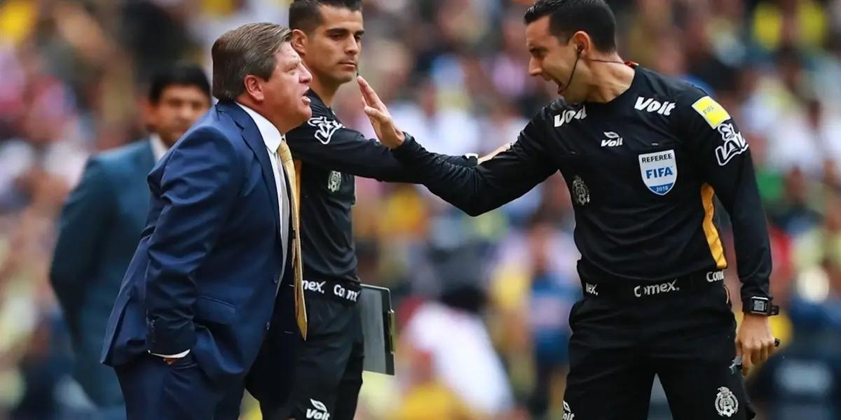 America does not find the way and Miguel Herrera focuses more on the refereeing than on the team's game, this time he lost even in the discussion