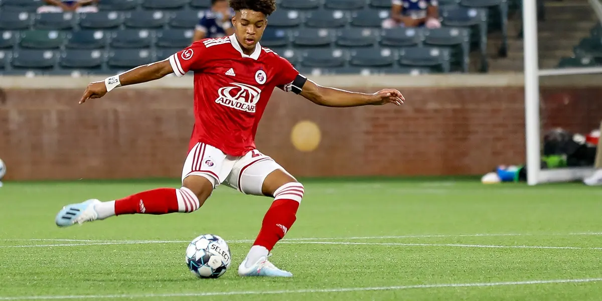 American soccer keeps showing its potential, and a wonderkid signed for a European powerhouse where he will learn of the best.