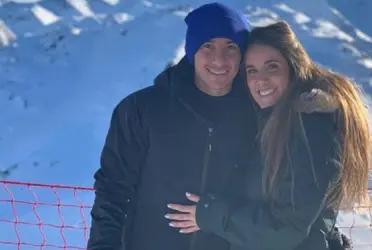 Andrés Guardado and Sandra de la Vega together manage the foundation of the Betis player.