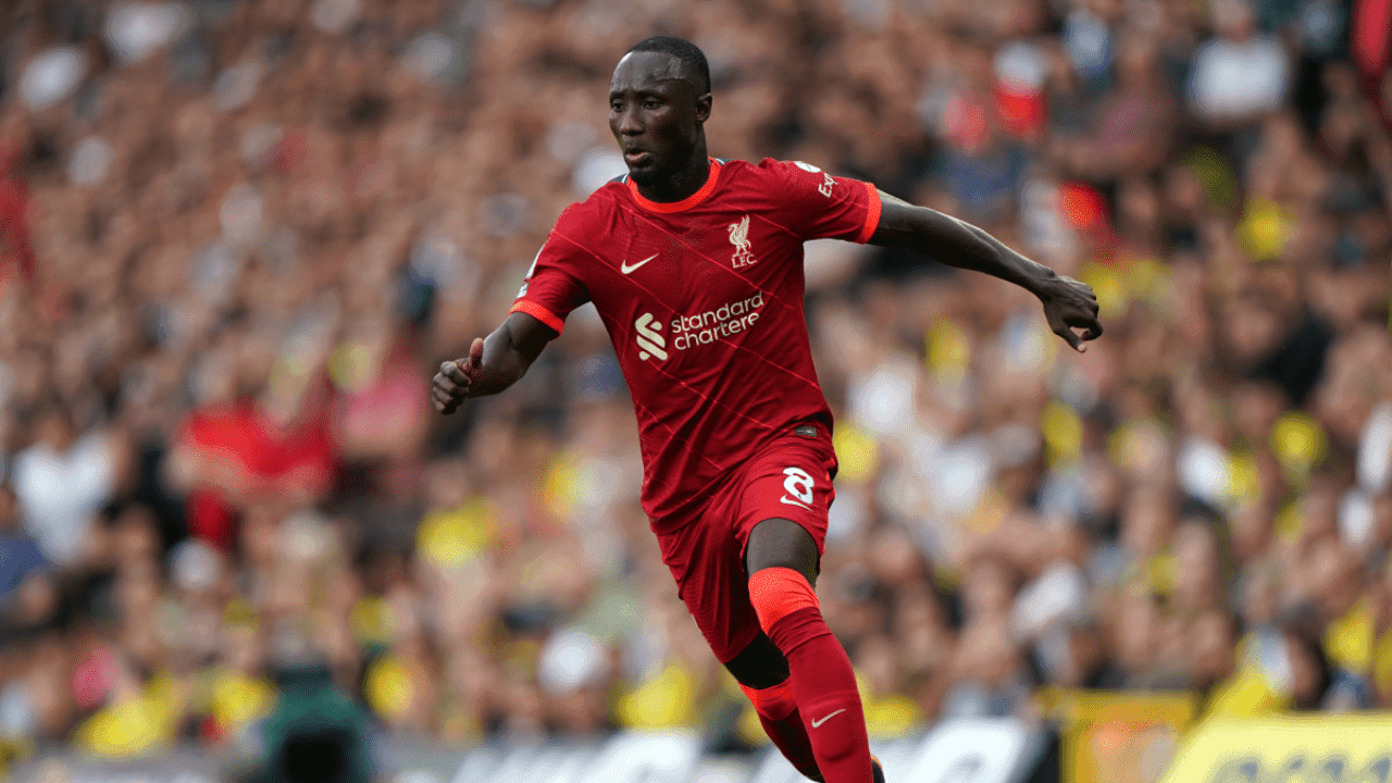 Anfield no ha querido despedirse todavía del centrocampista guineano.