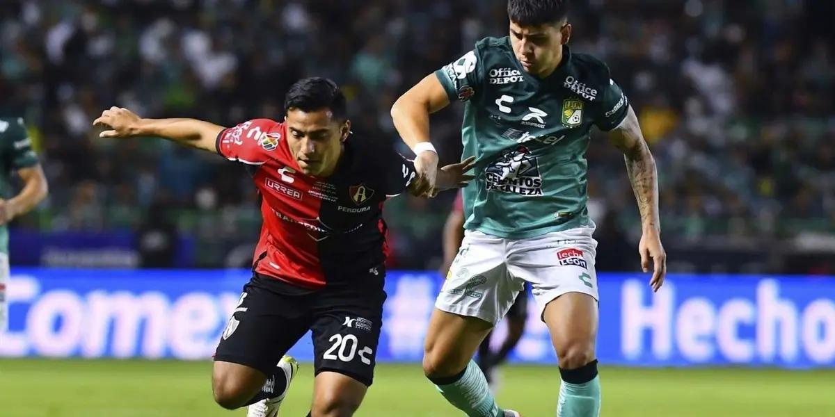 Angel Mena's Leon best player threatens to extend Atlas' 70 years without a title with a first-leg win