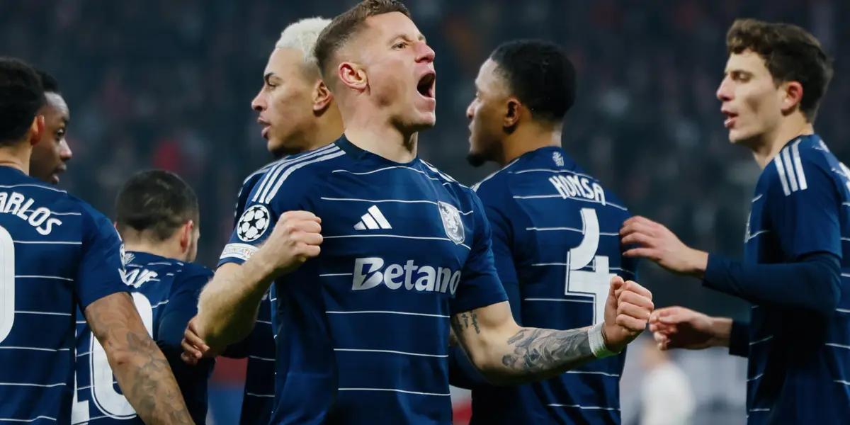 Aston Villa in Champions League match | Photo: @AVFCOfficial