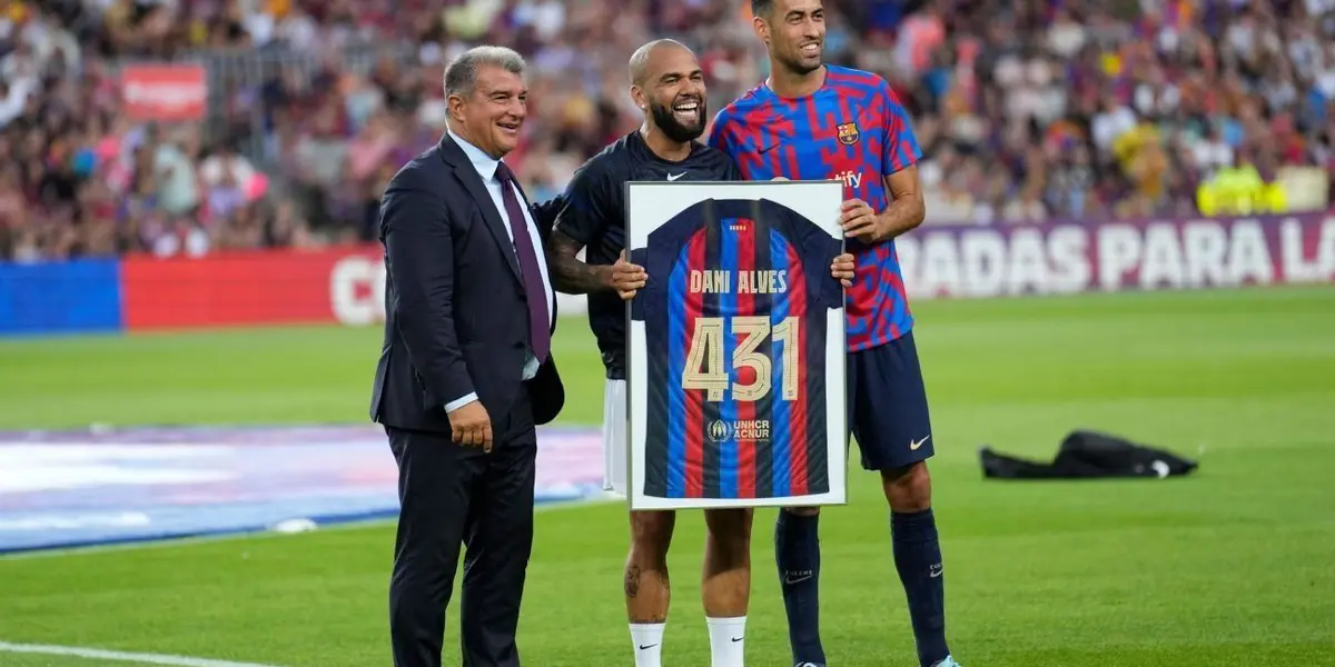Barcelona hosted Pumas UNAM for the Joan Gamper trophy , Dani Alves received his farewell tribute.