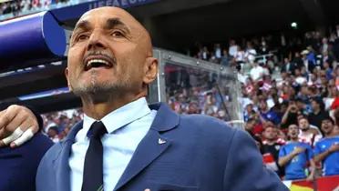 Battle for Chiesa: Slot and Spalletti Clash. Photo: Instagram