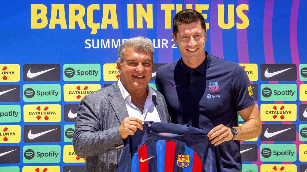 Bayern Munich's dispute with Barcelona after Lewandowski's transfer continues.