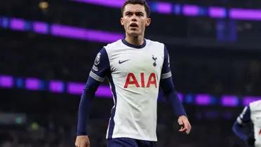 Before the end of the first half, the Welshman came on to put Spurs on top.