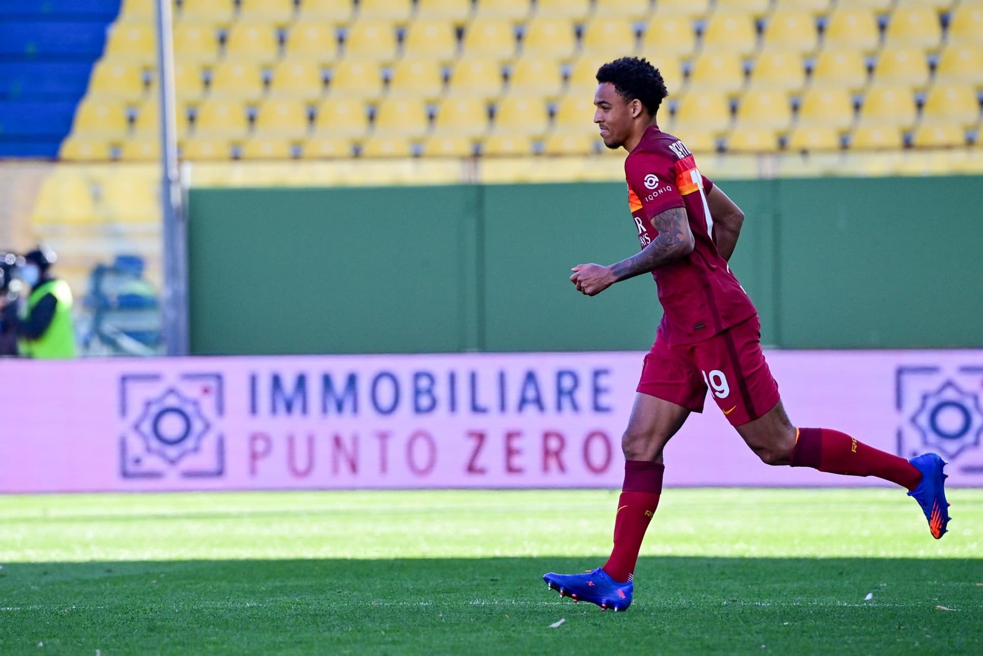 Belgian teams Anderlecht and Club Brugge, as well as English Hull City, have shown interest for the American defender.