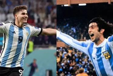 Both Argentinian football players won the FIFA World Cup once: in 1978 and 2022 each one.