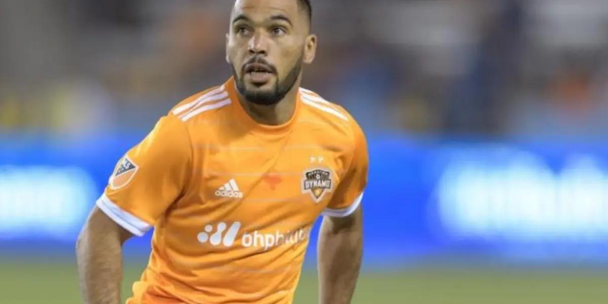 Brazilian American Alex has travelled along the world playing in exotic places. After his experience in Chicago Fire and Houston Dynamo, now he landed in India.