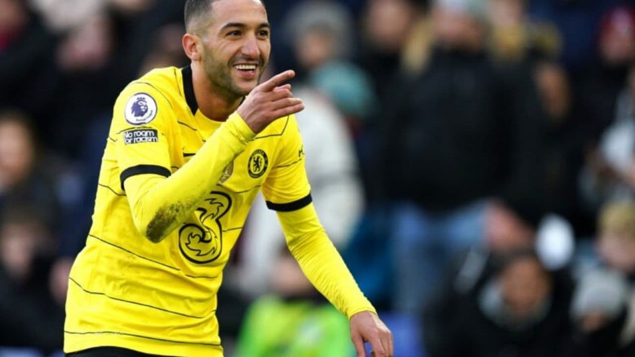 Chelsea achieved a last-minute victory over Crystal Palace (0-1). Hakim Ziyech scored the only goal of the match in the 89th minute after finishing a pass to the second post by Marcos Alonso