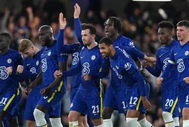 Chelsea are currently top of the Premier League table but they may not win the league if their injury and goal issues continue.