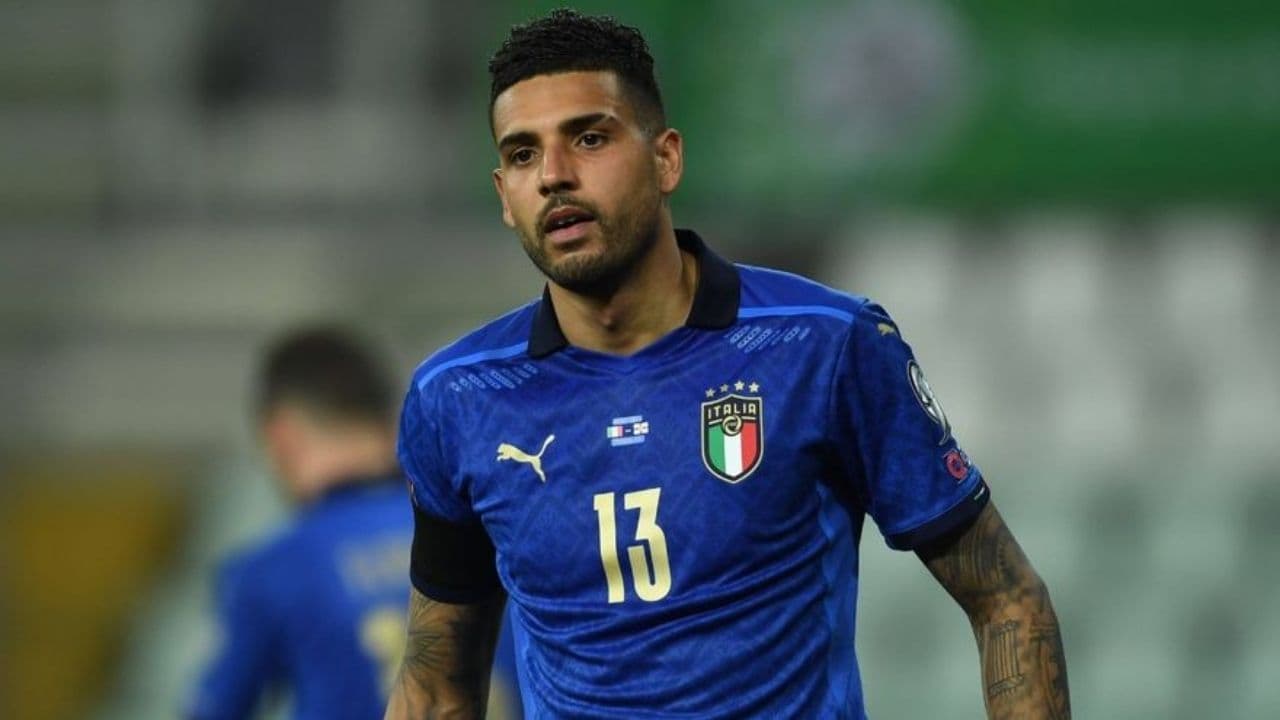 Chelsea are in discussions with Lyon about recalling Emerson Palmieri from his season loan.