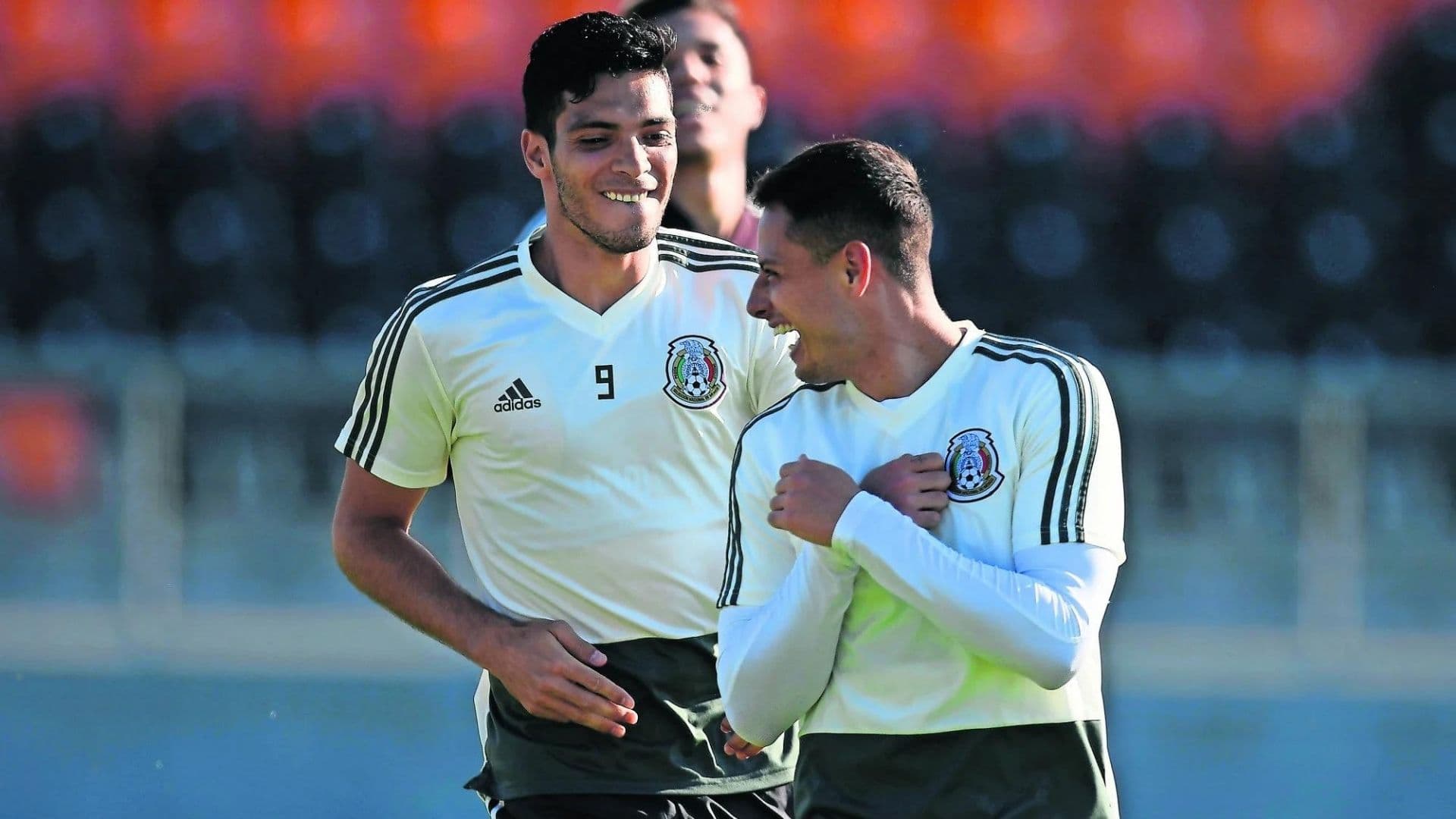 “Chicharito” hasn’t closed the door to returning to Mexico National Team.