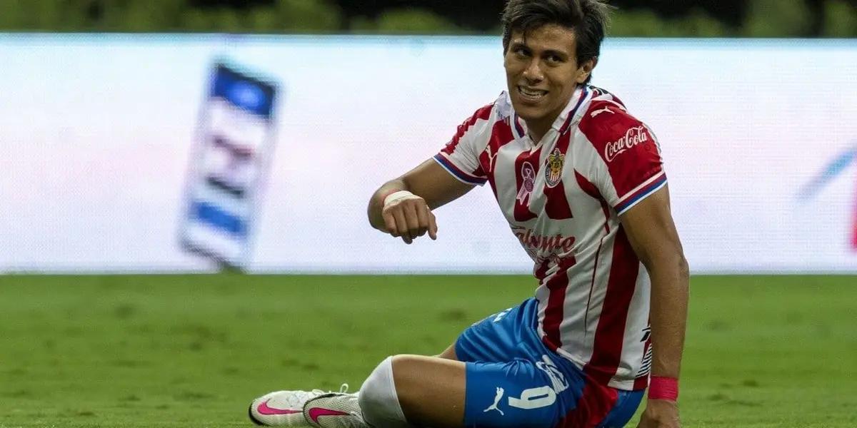 Chivas are showing a poor display of soccer, and are losing against Atletico San Luis in match-day 2 of Liga Mx.