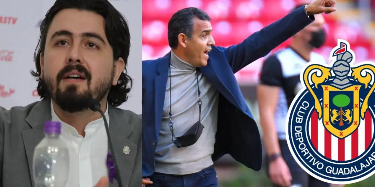 Chivas is simply not working and its president Amaury Vergara is analyzing portfolios, a candidate was at the Akron.