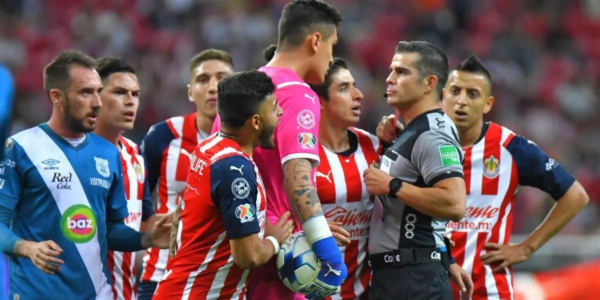 Chivas played with a one man advantage until Miguel Ponce was sent off after a foul on Santamaría.