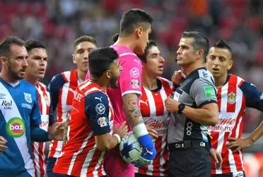 Chivas played with a one man advantage until Miguel Ponce was sent off after a foul on Santamaría.