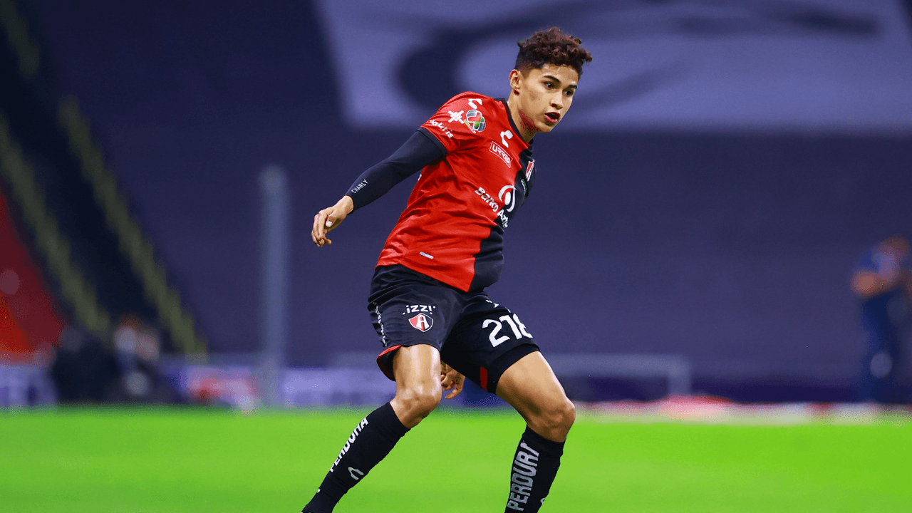 Chivas suffered a terrible blow in the first half of the first leg against the Zorros.