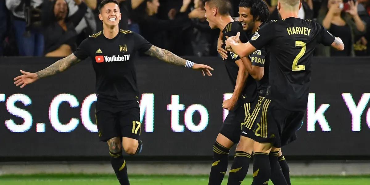 Christian Torres was borned in Fontana, a suburb of Los Angeles, to Mexican players. He has represented the US in youth levels.