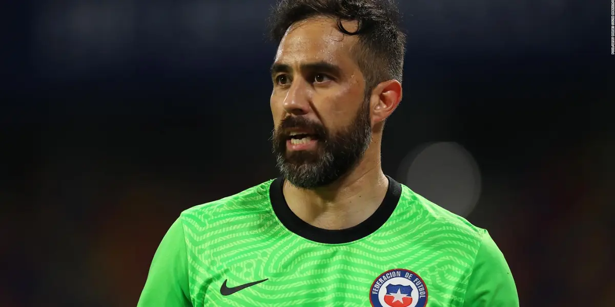 Claudio Bravo, who signed his contract with Real Betis of the First Division of Spain, does not rule out his future arrival in Major League Soccer.