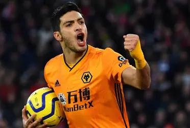 Contrary to what he is currently going through, the Mexican striker had a great start in the EPL, but everything changed after a terrible event.