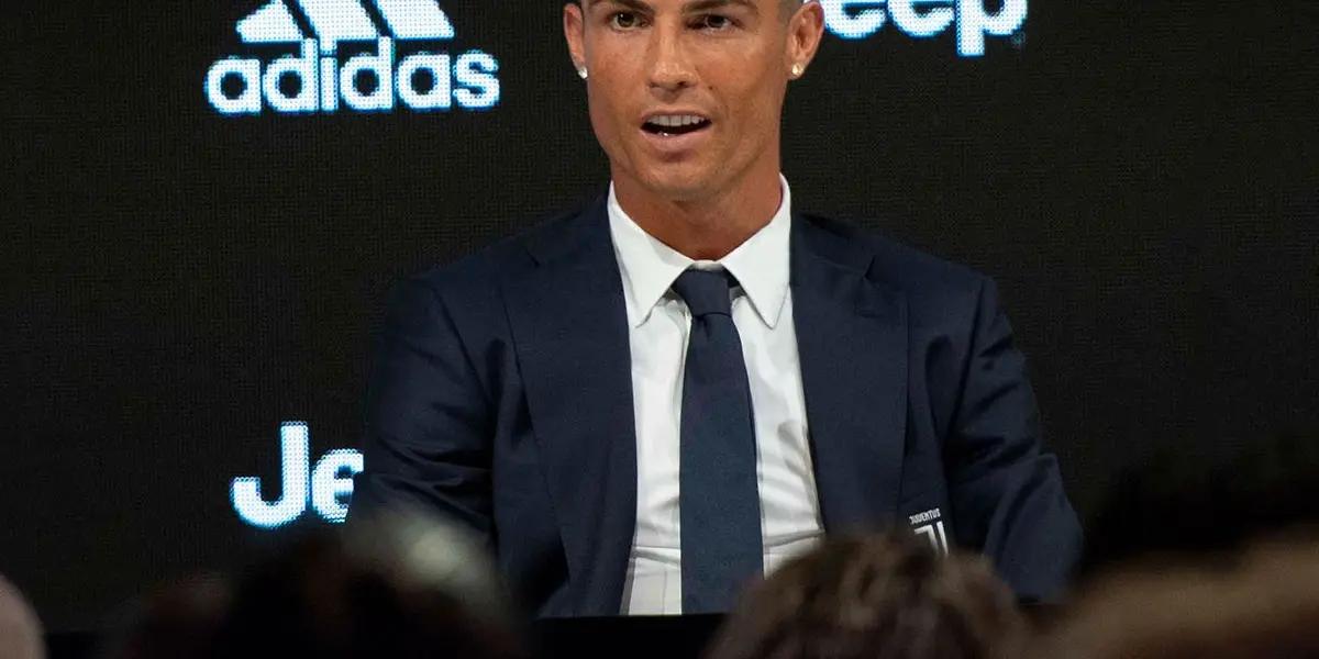 Crisitano Ronaldo has played for different teams throughout his career and has learned different languages. The Portuguese played in his country, Spain, England and Italy. Throughout his career he learned the languages of each country.