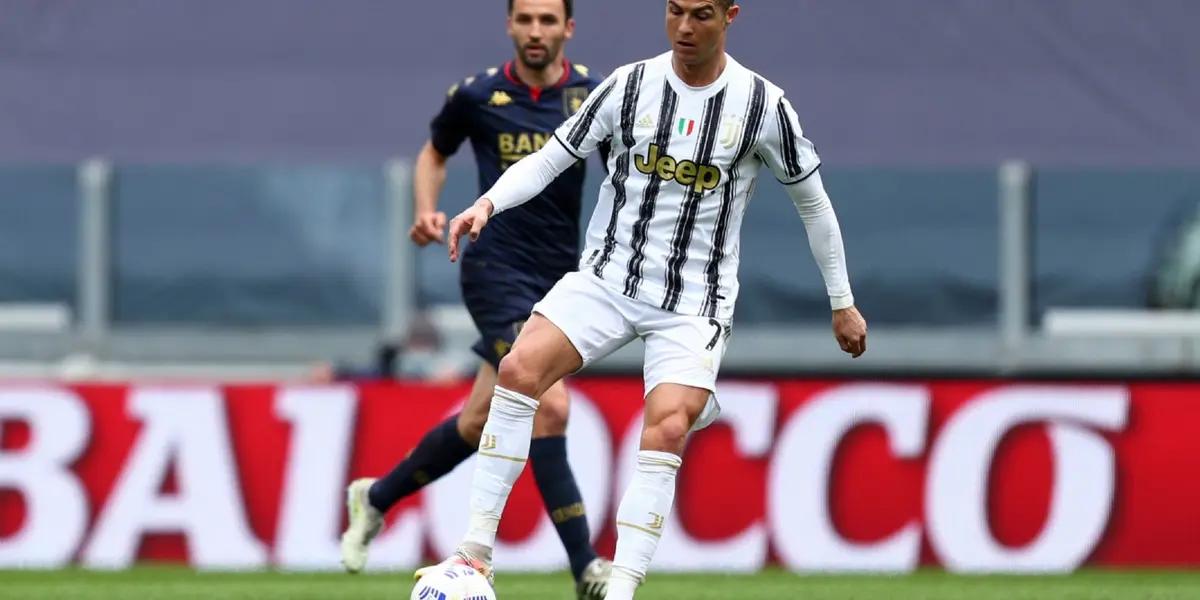 Cristiano Ronaldo and a curious action.