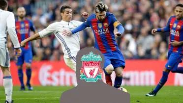 Cristiano Ronaldo and Lionel Messi fight for the ball in El Clasico in the 2016/17 season.