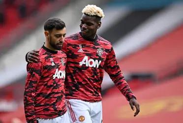 Cristiano Ronaldo earns £510,000 weekly on his 2-year contract at Manchester United. he is the best-paid footballer at Manchester United and in the English premier league. David de Gea, Jadon Sancho, Raphael Varane and Paul Pogba round off the Top 5 of the best-paid players at Manchester United.