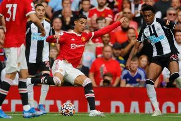 Cristiano Ronaldo had today, one of those afternoons that everyone dreams of. He returned, after 12 years to the place where he had been happy, and with two goals, he celebrated a win that he may never forget.